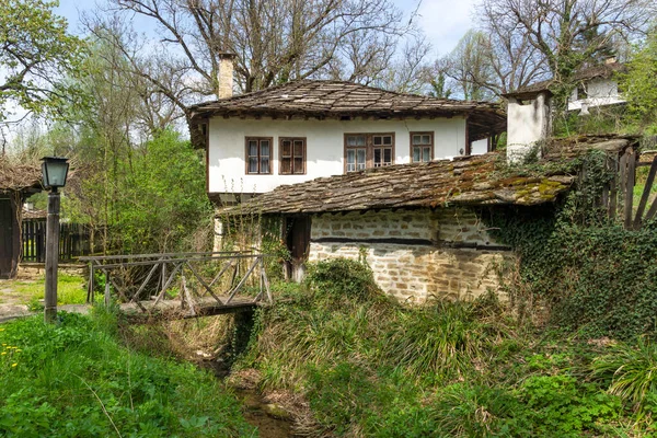 Typické Ulice Staré Domy Historické Vesnici Bozhentsi Gabrovo Kraj Bulharsko — Stock fotografie