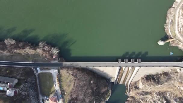 Αεροφωτογραφία Του Φράγματος Του Κρικίμ Reservoir Όρος Ροδόπης Περιοχή Πλόβντιβ — Αρχείο Βίντεο