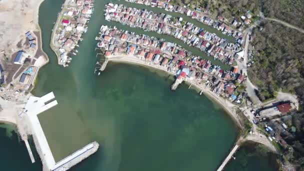 Luftaufnahme Des Fischerdorfes Ribarsko Selishte Der Nähe Der Stadt Burgas — Stockvideo