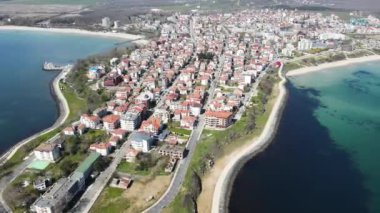 Bulgaristan 'ın Burgaz Bölgesi' ndeki Primorsko kasabasının şaşırtıcı hava manzarası 
