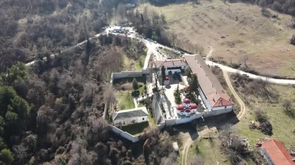 Vista Aérea Del Monasterio Medieval Kuklen Dedicado Los Santos Cosmas — Vídeo de stock