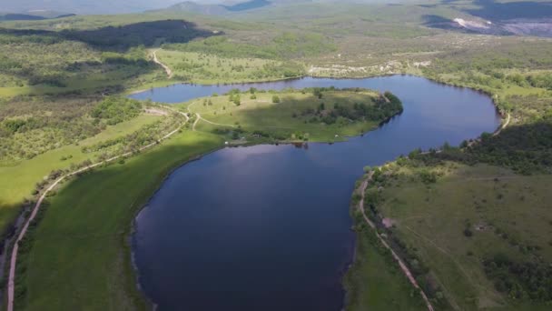 Vista Aérea Del Lago Upper Gabra Montaña Lozenska Región Sofía — Vídeos de Stock