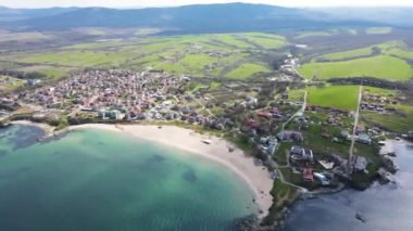 Bulgaristan 'ın Burgaz Bölgesi Karadeniz kıyısındaki Lozenets köyünün hava manzarası 