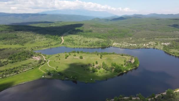 Widok Lotu Ptaka Jezioro Górna Gabra Górze Lozenskiej Obwód Sofijski — Wideo stockowe