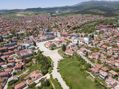 Bulgaristan 'ın Pazardzhik bölgesinin tarihi Panagyurishte kasabasının hava manzarası