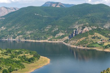 Bulgaristan 'ın Arda Nehri kıvrımlı ve Kardzhali Barajı' nın inanılmaz manzarası