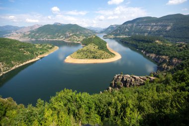 Bulgaristan 'ın Arda Nehri kıvrımlı ve Kardzhali Barajı' nın inanılmaz manzarası