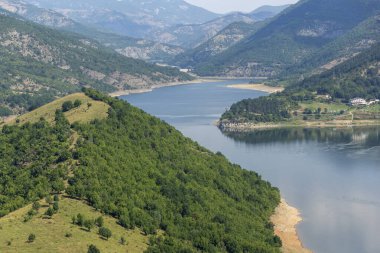 Bulgaristan 'ın Arda Nehri kıvrımlı ve Kardzhali Barajı' nın inanılmaz manzarası