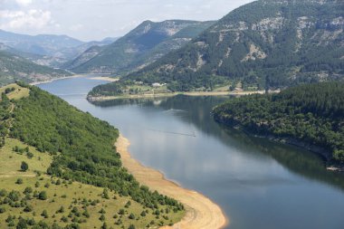 Bulgaristan 'ın Arda Nehri kıvrımlı ve Kardzhali Barajı' nın inanılmaz manzarası