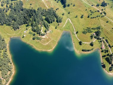 Bulgaristan 'ın Smolyan Bölgesi, Dospat Reservoir Havacılık Manzarası