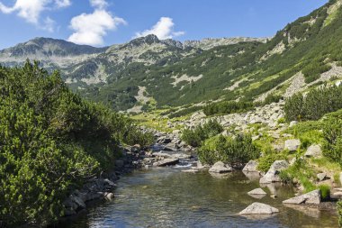 Bulgaristan 'ın Vihren kulübesi yakınlarındaki Pirin Dağı' nın muhteşem manzarası