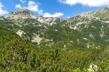 Bulgaristan 'ın Vihren kulübesi yakınlarındaki Pirin Dağı' nın muhteşem manzarası