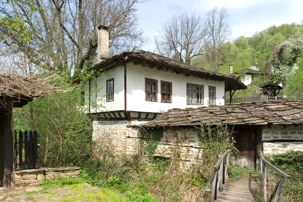 Rua Típica Casas Antigas Aldeia Histórica Bozhentsi Região Gabrovo Bulgária — Fotografia de Stock