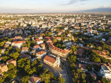 Bulgaristan 'ın Filibe kentinin şaşırtıcı hava gün batımı manzarası