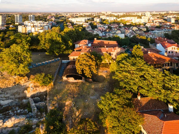 Vista Aérea Surpreendente Por Sol Cidade Plovdiv Bulgária — Fotografia de Stock