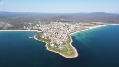 Bulgaristan 'ın Burgaz Bölgesi' ndeki Primorsko kasabasının şaşırtıcı hava manzarası 