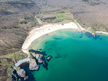 Bulgaristan 'ın Burgaz Bölgesi' nin Rezovo kasabası yakınlarındaki Silistar plajının hava manzarası