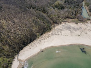 Bulgaristan 'ın Burgaz Bölgesi' nin Rezovo kasabası yakınlarındaki Silistar plajının hava manzarası