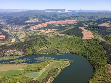 Topolnitsa Barajı 'nın hava manzarası, Sredna Gora Dağı, Bulgaristan