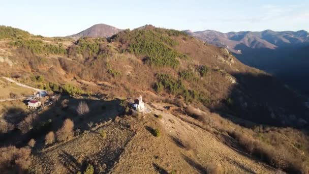 Vista Aérea Iglesia Ortodox Ascensión Cerca Aldea Borovo Región Plovdiv — Vídeos de Stock