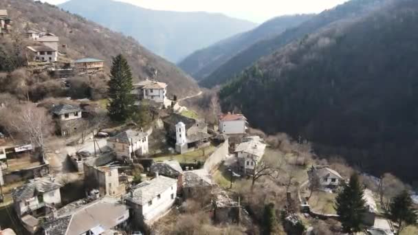 Vista Aérea Aldea Kosovo Con Casas Auténticas Del Siglo Xix — Vídeo de stock