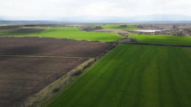 Bulgaristan 'ın Filibe Bölgesi Parvomay kasabası yakınlarındaki Yukarı Trakya Ovası' nın hava manzarası