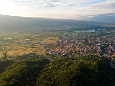 Bulgaristan 'ın Petrich, Blagoevgrad bölgesinin hava gün batımı manzarası