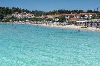 SIVIRI, HALKIDIKI, GREECE - 24 Haziran 2014: Siviri Köyü Panoraması, Kassandra, Chalkidiki, Orta Makedonya, Yunanistan