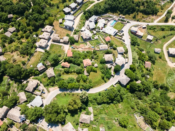 Letecký Pohled Obec Leshten Autentickými Domy Devatenáctého Století Blagoevgrad Region — Stock fotografie