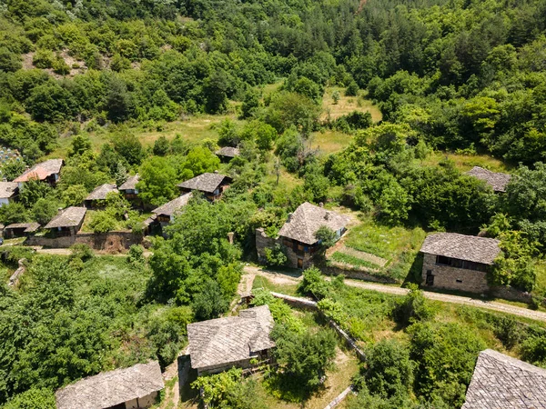 Bulgaristan Blagoevgrad Bölgesindeki Otantik Yüzyıl Evleriyle Leshten Köyü Nün Havadan — Stok fotoğraf