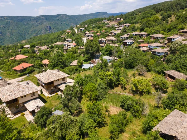 Vue Aérienne Village Leshten Avec Des Maisons Authentiques Xixe Siècle — Photo