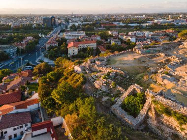 Bulgaristan 'ın Filibe kentinin şaşırtıcı hava gün batımı manzarası