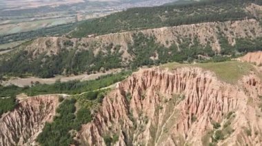 Kaya oluşumunun hava görüntüsü Stob piramitleri, Rila Dağı, Kyustendil bölgesi, Bulgaristan