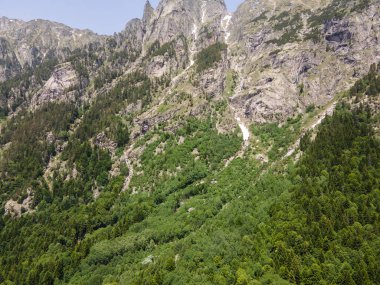 Kirilova Polyana (Cyril çayırı), Kyustendil bölgesi, Bulgaristan yakınlarındaki Rila Dağı 'nın havadan görüntüsü