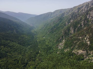 Kirilova Polyana (Cyril çayırı), Kyustendil bölgesi, Bulgaristan yakınlarındaki Rila Dağı 'nın havadan görüntüsü