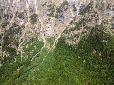 Kirilova Polyana (Cyril çayırı), Kyustendil bölgesi, Bulgaristan yakınlarındaki Rila Dağı 'nın havadan görüntüsü