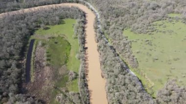 Bulgaristan 'ın Burgaz Bölgesi Arkutino bölgesindeki Ropotamo nehrinin hava manzarası 