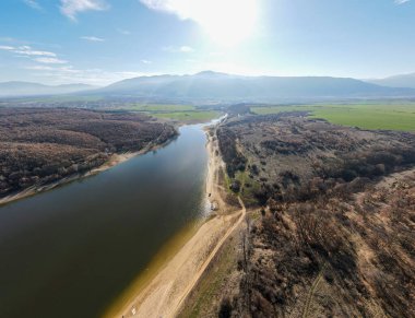 Bulgaristan 'ın Filibe Bölgesi' nin Asenovgrad kenti yakınlarındaki Kırk Pınar Barajı 'nın hava manzarası