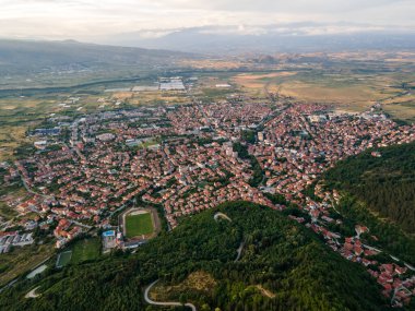 Bulgaristan 'ın Blagoevgrad bölgesinin Petrich kentinin şaşırtıcı Hava Günbatımı manzarası