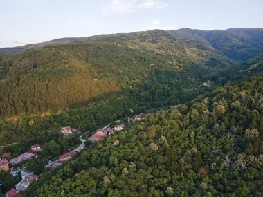 Bulgaristan 'ın Blagoevgrad bölgesinin Petrich kentinin şaşırtıcı Hava Günbatımı manzarası