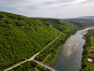Bulgaristan 'ın Haskovo Bölgesi' nin Pchelari kasabası yakınlarındaki Doğu Rodoplardan geçen Arda Nehri 'nin hava manzarası