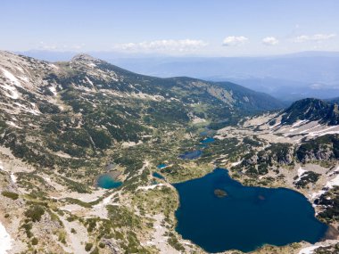 Bulgaristan 'ın Pirin Dağı' ndaki Popovo Gölü 'nün şaşırtıcı hava manzarası