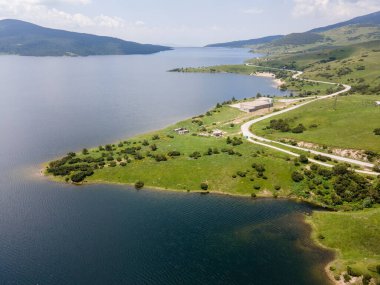 Belmeken Barajı 'nın şaşırtıcı hava manzarası, Rila dağı, Bulgaristan
