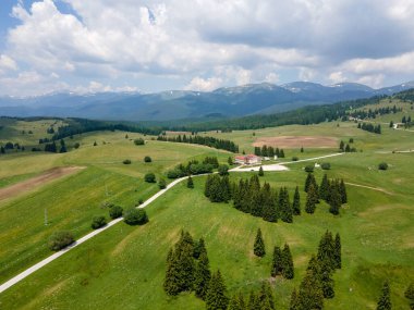Bulgaristan 'ın Belmeken Barajı yakınlarındaki Rila dağının şaşırtıcı hava manzarası