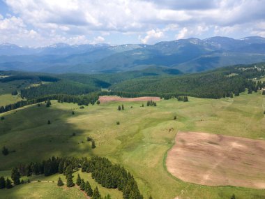 Bulgaristan 'ın Belmeken Barajı yakınlarındaki Rila dağının şaşırtıcı hava manzarası