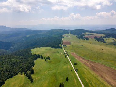 Bulgaristan 'ın Belmeken Barajı yakınlarındaki Rila dağının şaşırtıcı hava manzarası