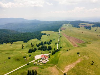 Bulgaristan 'ın Belmeken Barajı yakınlarındaki Rila dağının şaşırtıcı hava manzarası
