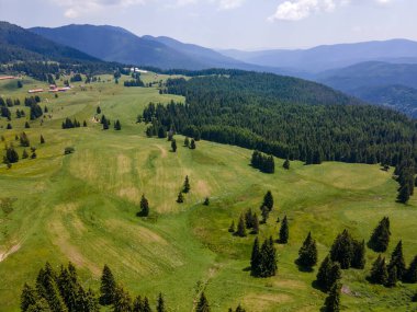 Bulgaristan 'ın Belmeken Barajı yakınlarındaki Rila dağının şaşırtıcı hava manzarası