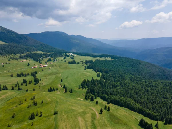Bulgaristan 'ın Belmeken Barajı yakınlarındaki Rila dağının şaşırtıcı hava manzarası