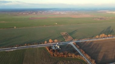 Bulgaristan 'ın Filibe kenti yakınlarındaki Yukarı Trakya Ovası' nın Hava Günbatımı manzarası